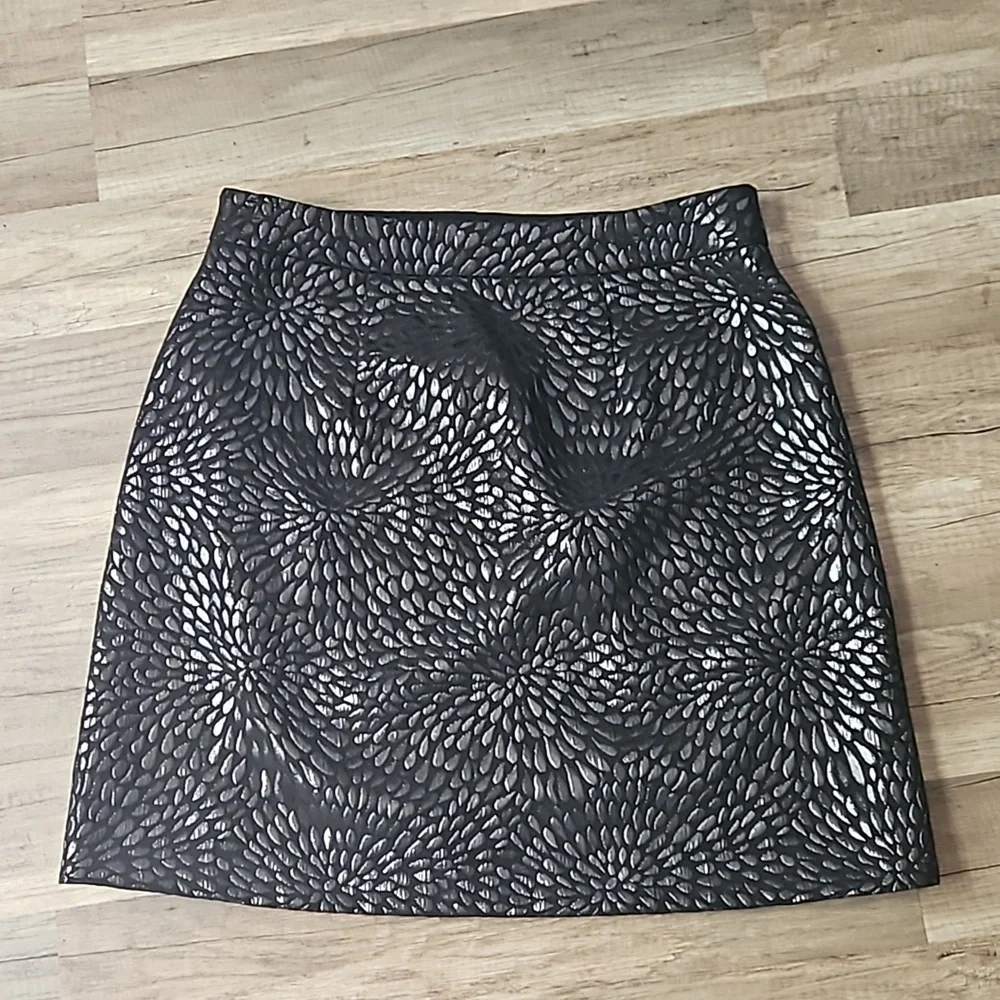 🥳bundle 3 For $15🥳Loft Shiny Floral Firecracker Burst Design Skirt - Picture 4 of 6